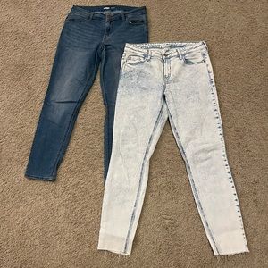 Lot of 2 pairs of Old Navy women’s skinny jeans size 10